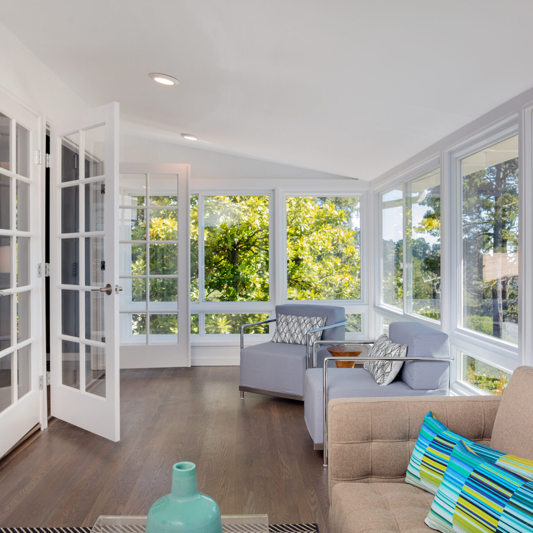 Sunroom in the Tampa Bay area built by Graco Construction.